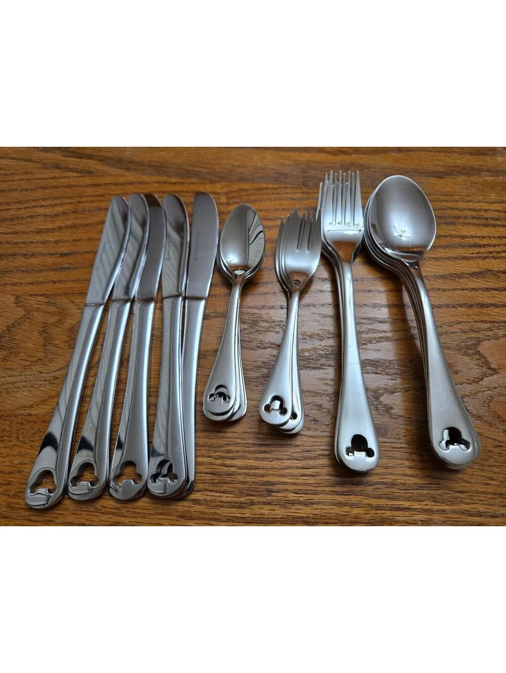 Disney Parks Mickey Mouse Icon 25 Piece Stainless Steel Silverware Set